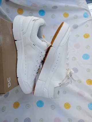 Sneakers from The roger centre court white gum