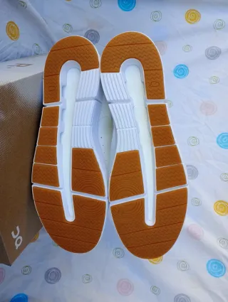 Sneakers from The roger centre court white gum