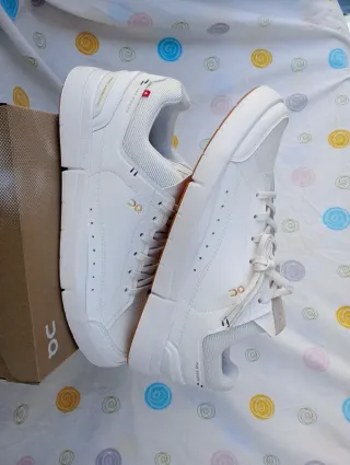 Sneakers from The roger centre court white gum