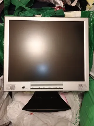 V7 Videoseven H17PS 17" (43,2 cm) 1280 x 1024