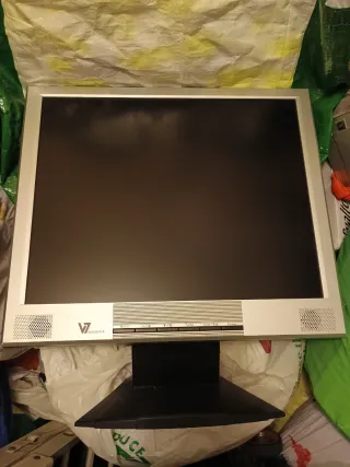 V7 Videoseven H17PS 17" (43,2 cm) 1280 x 1024