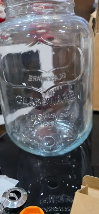 Botella Vidrio con Grifo 1898