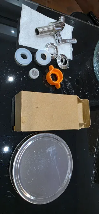 Botella Vidrio con Grifo 1898