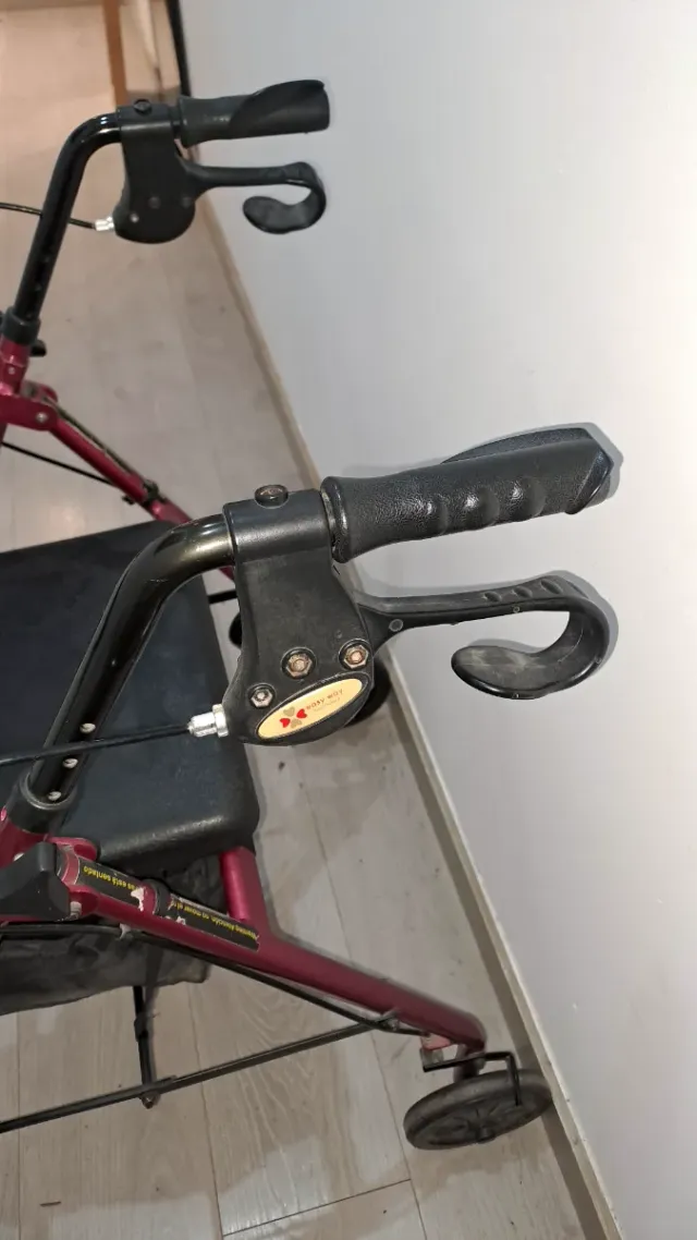 Andador Plegable con Asiento y Bolsa