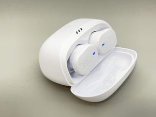 in-ear jbl tune beam 2