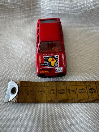 Coche Ford Sierra Guisval 1:64 Años 80