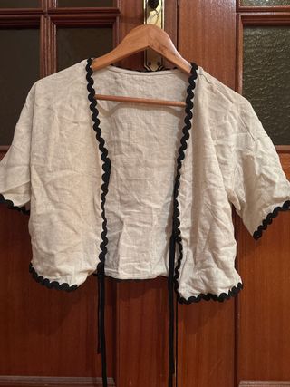 Conjunto beige y negro