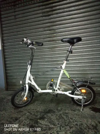 Bicicleta Plegable B-Fold en perfecto estado.