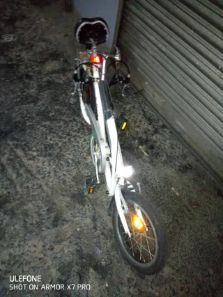 Bicicleta Plegable B-Fold en perfecto estado.