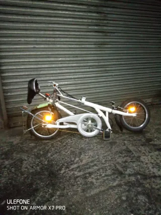 Bicicleta Plegable B-Fold en perfecto estado.