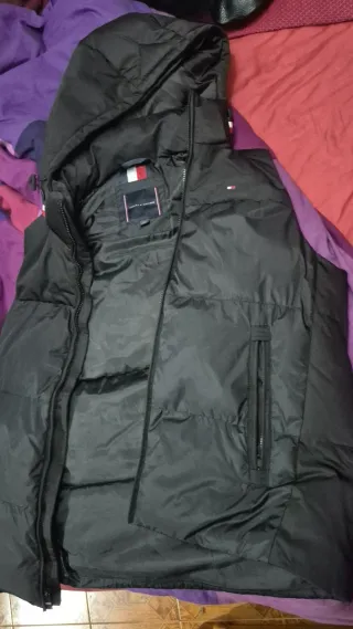 Chaleco Tommy Hilfiger con capucha