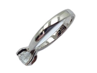 sortija oro 18k con diamante de laboratorio