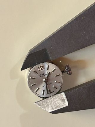 Avia (17 Jewels) Vintage - full argent - 15mm