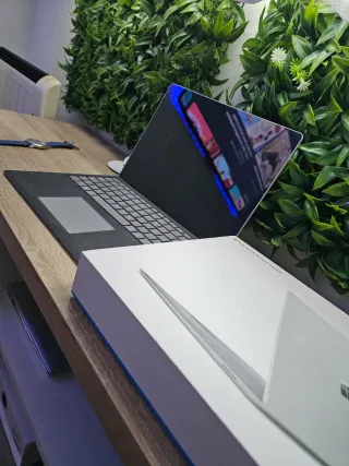 Microsoft Surface Laptop