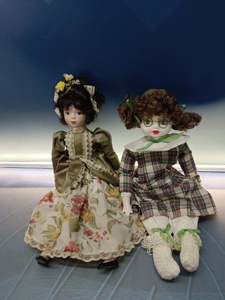 Bambole di porcellana 40 e 37 cm.