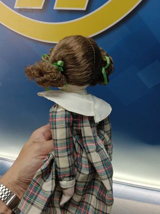 Bambole di porcellana 40 e 37 cm.