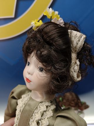 Bambole di porcellana 40 e 37 cm.