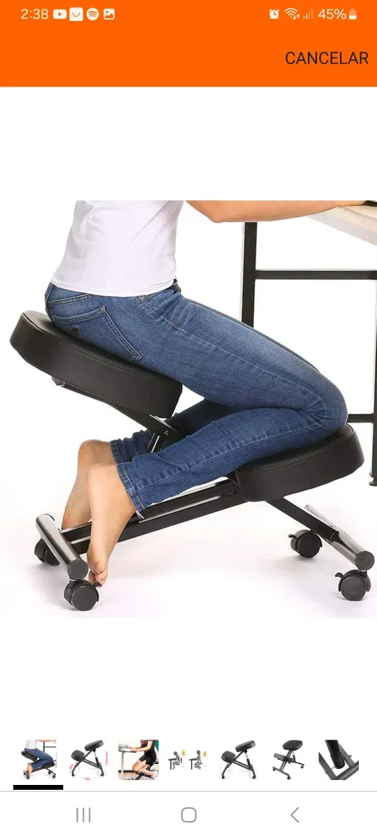 Silla ergonómica negra con ruedas