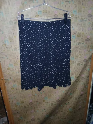 Falda de lunares negra y blanca