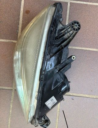 Faros Mercedes Clase C W204 (07-11) Halógenos