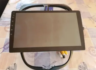 Pantalla Peugeot 206 con marco