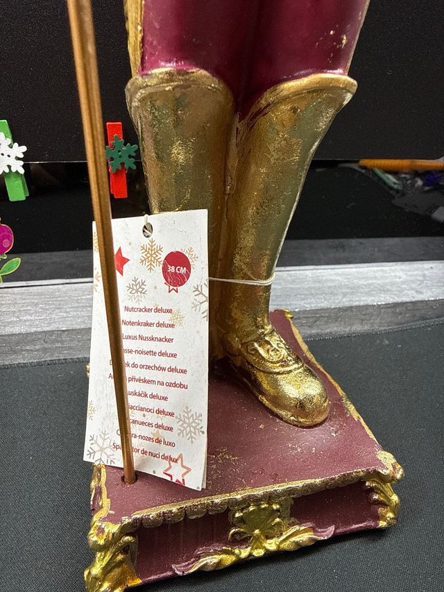 Cascanueces Rey Dorado y Rojo