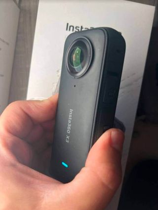 Insta360 X3 Cámara de Acción + Accesorios