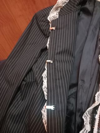 49- Chaqueta americana L negra blanca +