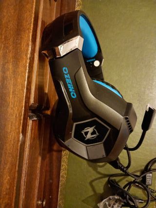 Cascos Gamer Negros y Azules auriculares gaming
