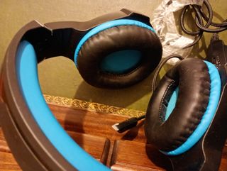 Cascos Gamer Negros y Azules auriculares gaming