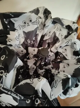 Paraguas Plegable Solidario Gatitos