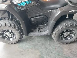 Quad CForce 450 S 4x4 + baúl