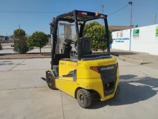 Carretilla elevadora eléctrica Hyundai