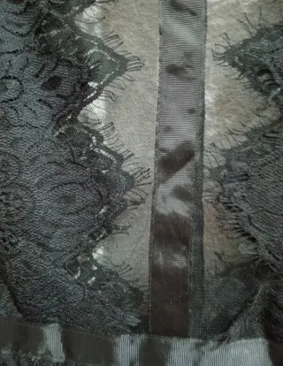 Blusa encaje marca Jennifer Taylor