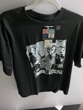 Camiseta Uniqlo Nana Ai Yazawa Black Stones Talla