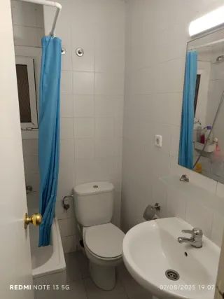 Habitación para personas sola con trabajo