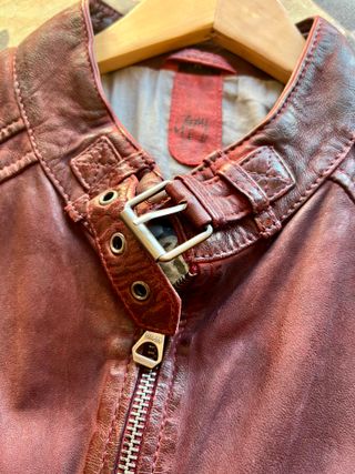 Chaqueta cuero rojo granate degradado