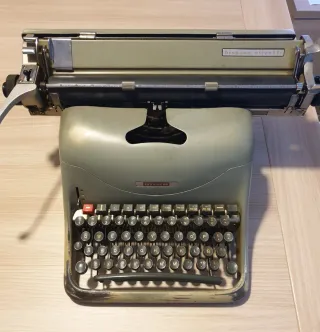 Máquina de escribir Hispano Olivetti Lexicon 80