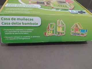 Casa de muñecas Play Junior Lidl con familia. 5en1