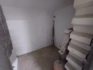 Mungia. Se alquila garaje para moto + trastero