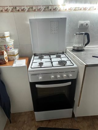 Horno de cocina blanco