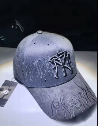 Gorra estilo hip hop gris