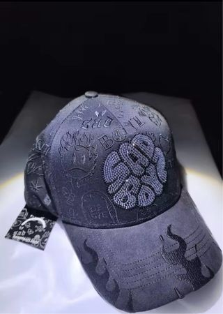 Gorra estilo hip hop gris