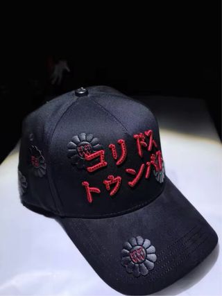 Gorra estilo hip hop gris