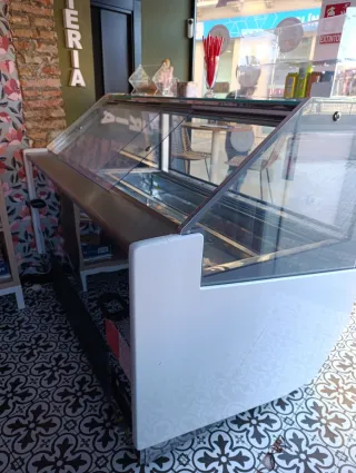 Expositor helados Sevel 18 sabores