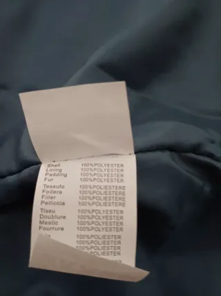 Giubbotto imbottito verde con cappuccio