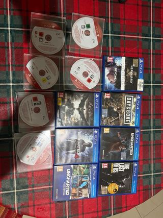 PS4 (PlayStation 4) con 12 giochi e 2 controller