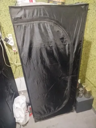 Armario cultivo 60x60cm foco  LED, extractor y tem