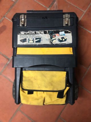 Carro de herramientas con ruedas