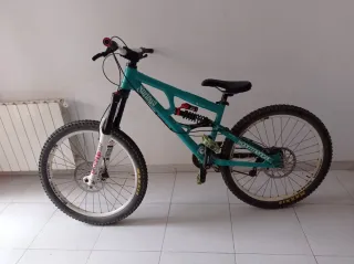 Bicicleta Freeride/DH Commençal furius